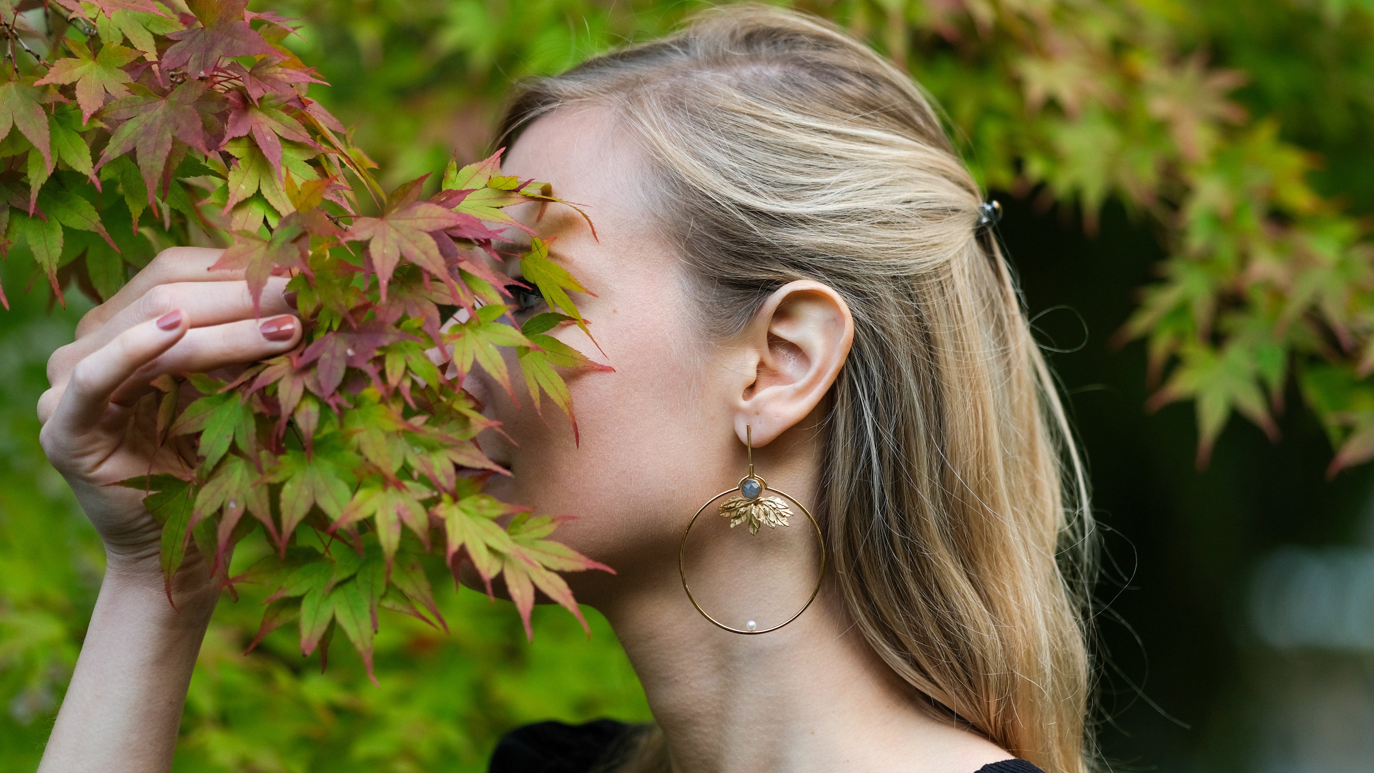 Fall leaf oorringen met parels en labradoriet Sopro